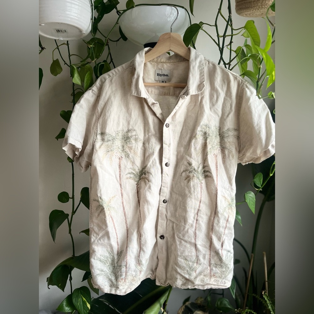 Rhythm palm button up